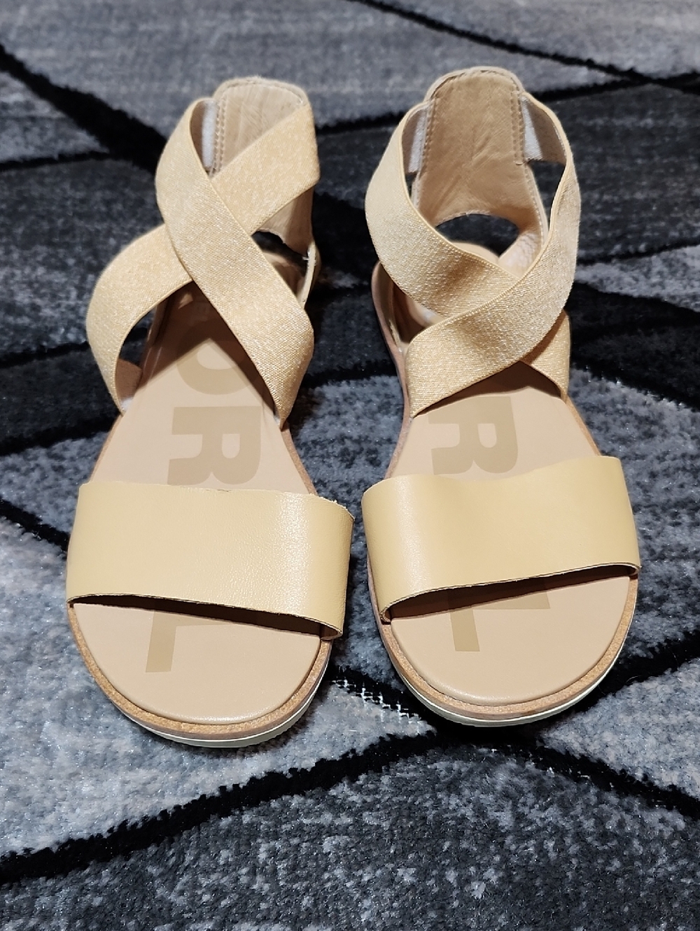 SOREL ELLA II HONEST BEIGE LEATHER & CRISS-CROSS STRETCH GORE STRAPS FLAT SANDAL